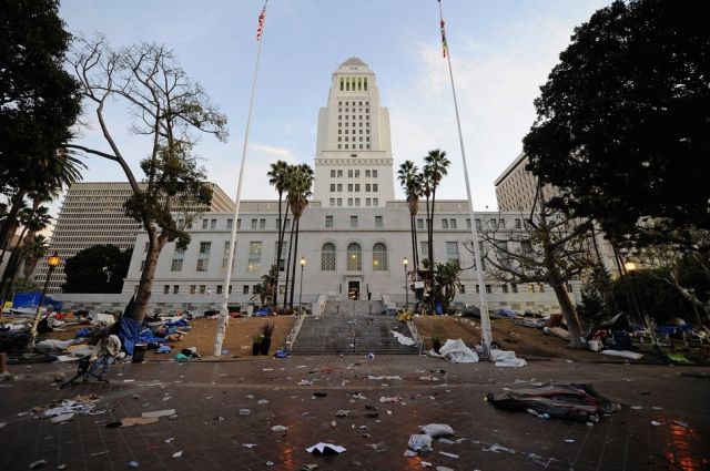 Huge Mess Left after Occupy LA People Thrown in Jail