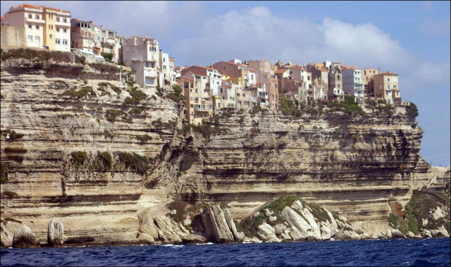Sheer Cliff Living (29 pics) - Izismile.com