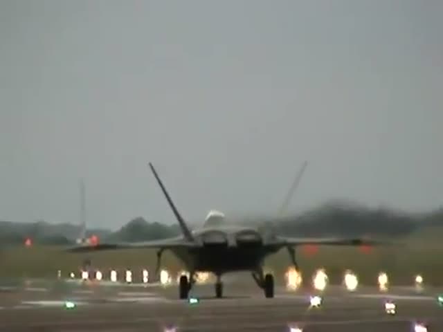 Incredible F-22 Raptor Take-Off and Vertical Climb 