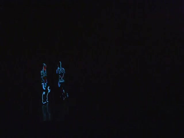 Awesome Japanese TRON Lightsuit Dance Routine 