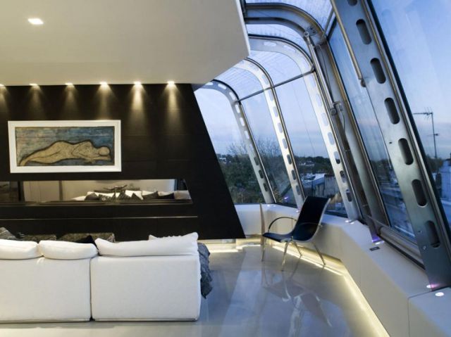 Incredible Glass Penthouse in London