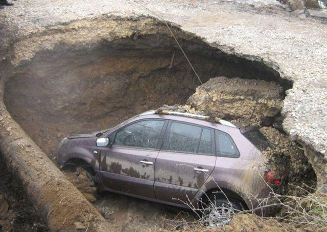 Terrific Road Trap in Russia