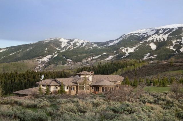 Spectacular Mountain Mansion in Colorado