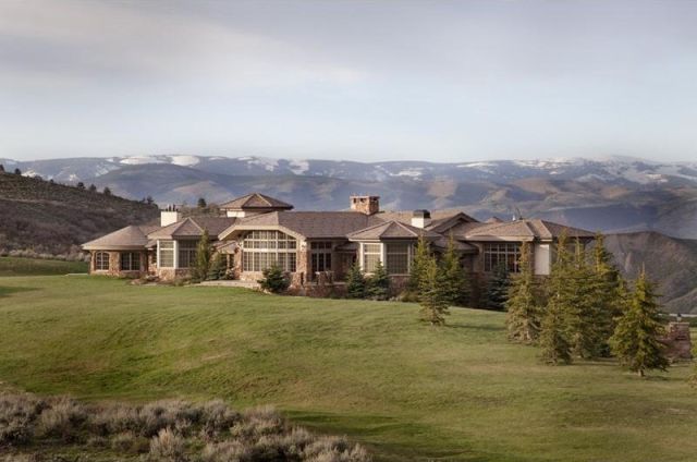 Spectacular Mountain Mansion in Colorado