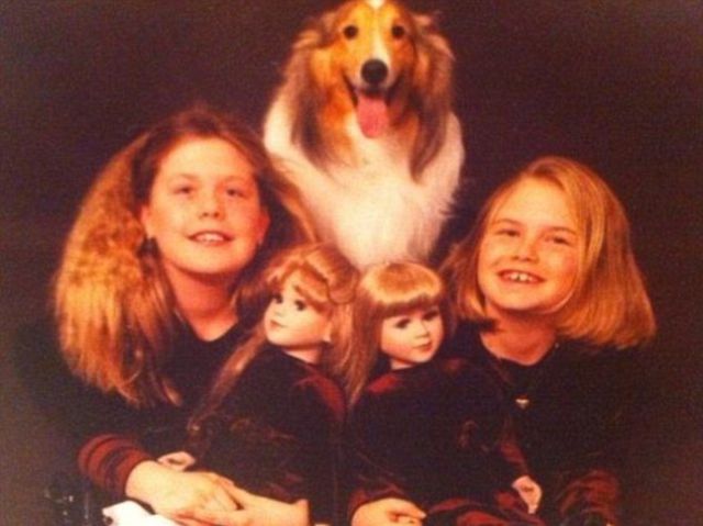 Painfully Awkward Family Photos: Pet Addition