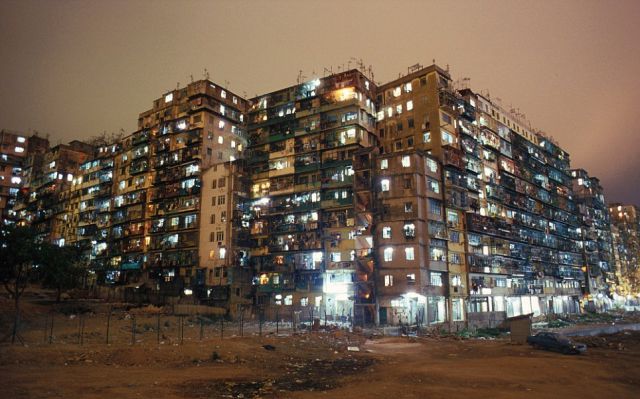 Grim Life in an Overpopulated Chinese City