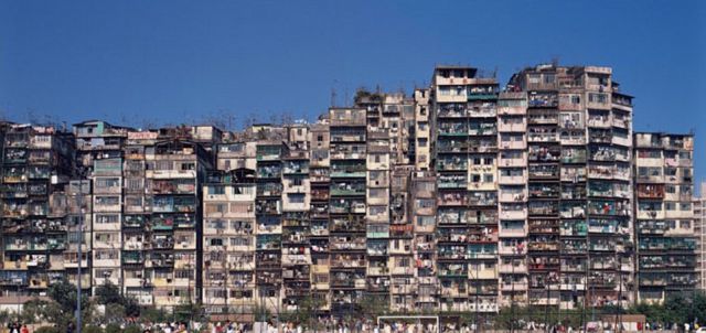Grim Life in an Overpopulated Chinese City