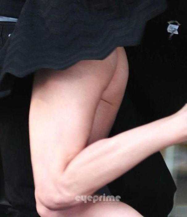 Milla Jovovich’s Tushie Shows Up While Shooting an Ad