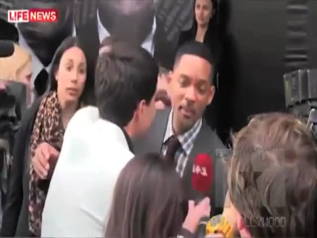 Will Smith Slaps a Reporter Who Kisses Him 