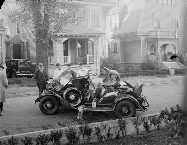 Vintage Pics of Car Crashes