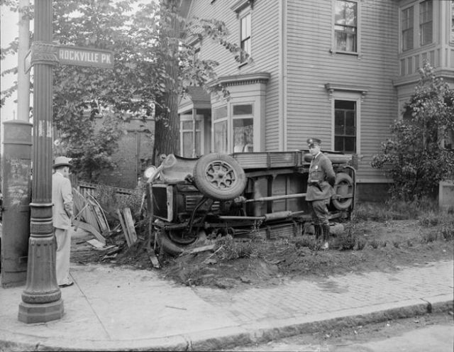 Vintage Pics of Car Crashes