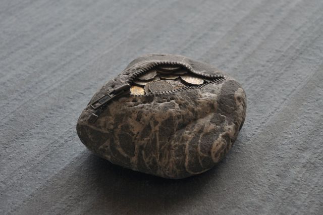 Unbelievable Tiny Stone Sculptures