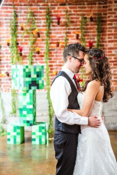Geeky Minecraft Wedding