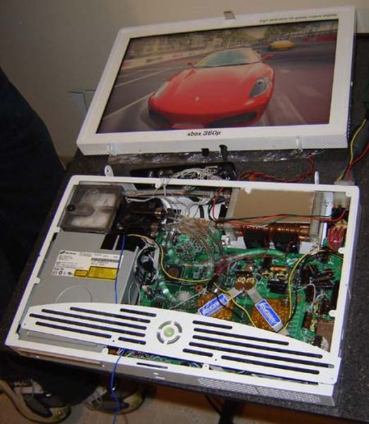 Xbox 360 Made Into Laptop