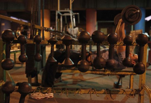Cool Gym under a Viaduct in Brazil