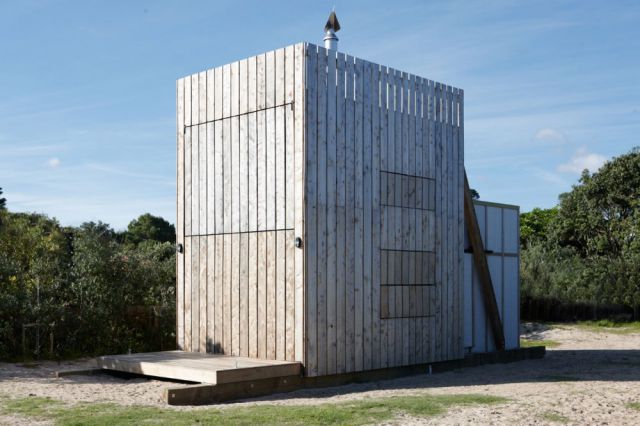 Smart and Elegant Movable Beach Hut