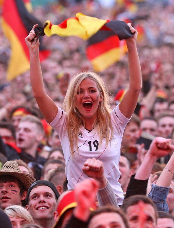 The Hottest German Girls Of Euro 2012 51 Pics