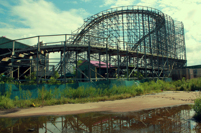Creepy Derelict Six Flags Amusement Park