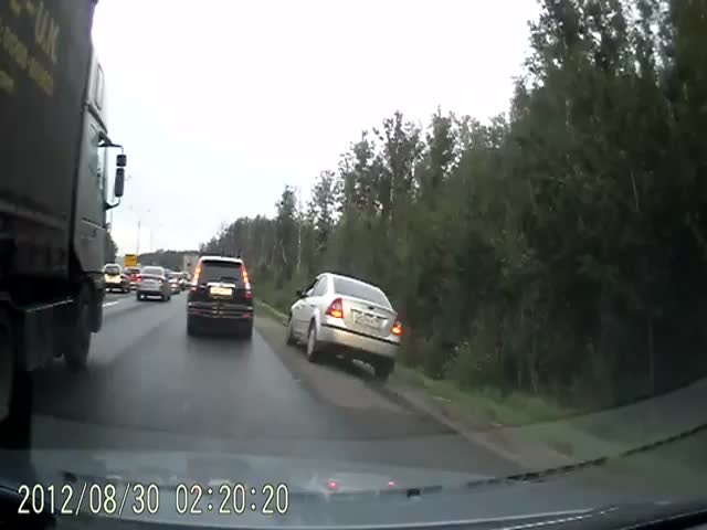 This Is Why You Should Never Overtake on the Roadside 