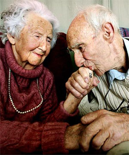 Old Couples in Love Are So Cute