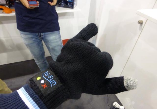 Bluetooth Handset Built into Gloves