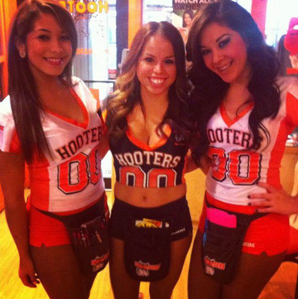 Instagram Pictures of Hooters Chicks (69 pics)