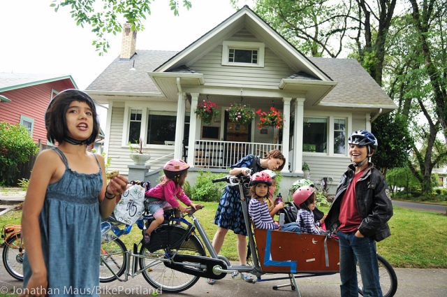 Mom Takes All Her Six Kids to School on a Bike