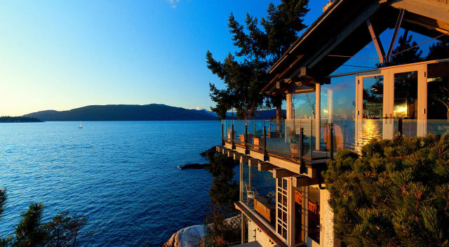 Fabulous Waterfront House in West Vancouver