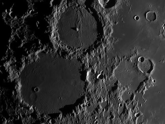 Fantastic Images of Moon Taken from Earth