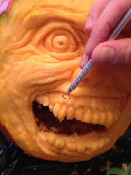 Make Your Own ‘Fright Night’ Pumpkin This Halloween
