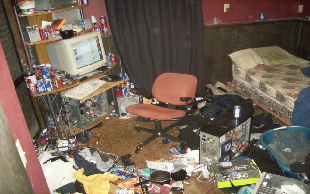These Disgusting Home Offices Are More Like Health Hazards
