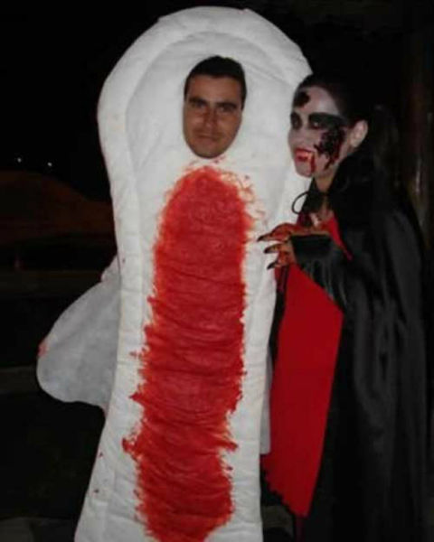 Disturbing ‘Couple Costumes’ That We Would Rather Not See!