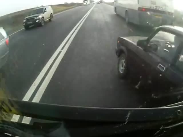 Extremely Lucky Stupid Russian Driver 