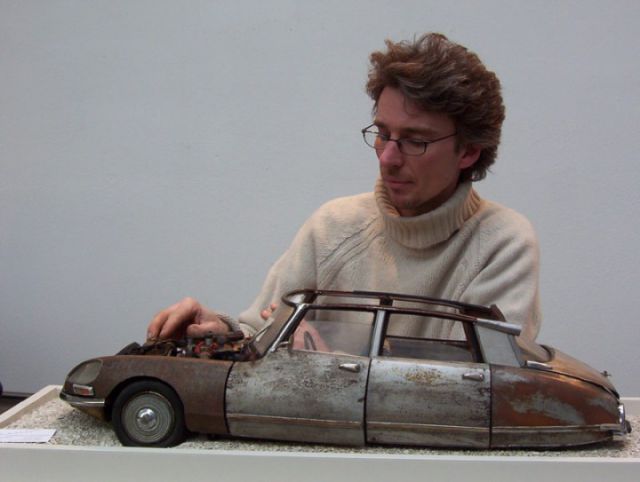 Amazing Vintage Models Made from Trash!