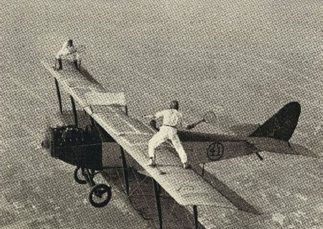 Pilots Perform Grand Aerial Stunts In the 1920s!