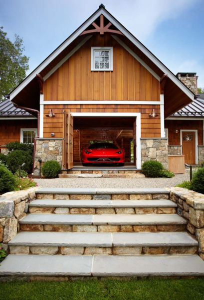 A Garage Fit for a King!
