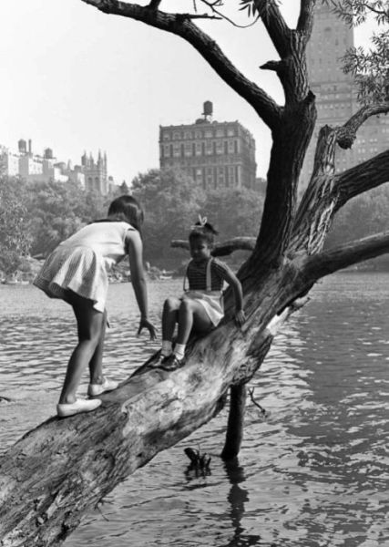 Retro Photos Give Us A Glimpse At a Historical New York City. Part 2
