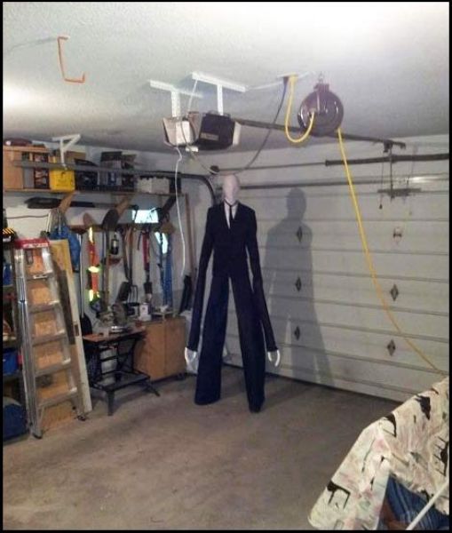 This Creepy “Tall Man” Costume Is Totally Awesome