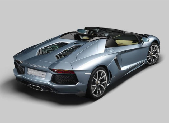 The Lambo LP700-4 Cabrio Is Smoking Hot