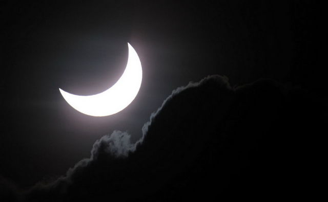 Total Solar Eclipse Darkens Australia for Two Minutes