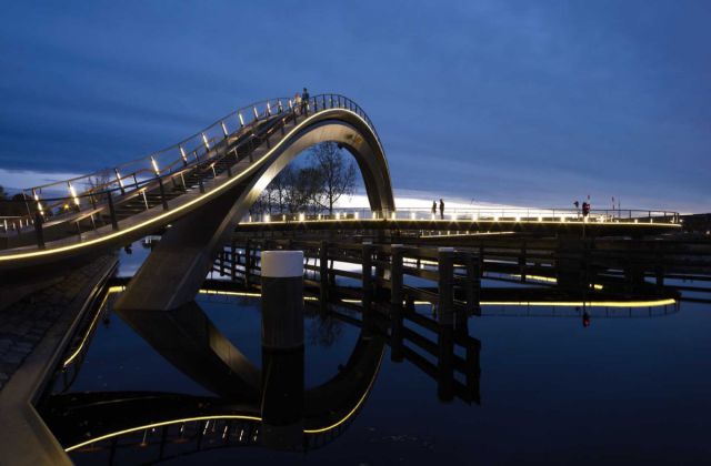 This High, Pedestrian Bridge Offers Spectacular Views