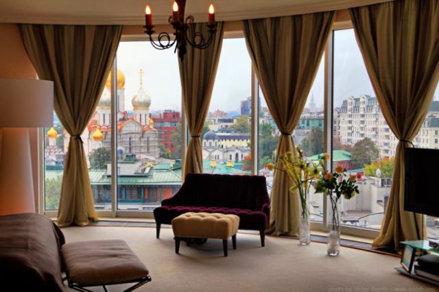 Wealthy Russians Live In These Spectacular Moscow Homes