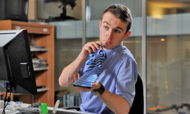 The “Flask Tie” Gives a New Meaning to Office Drinks