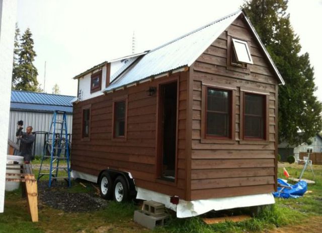 From City Life to Tiny Cottage on Wheels