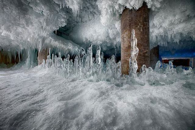 The Defrosting of a Frozen Chicago Building