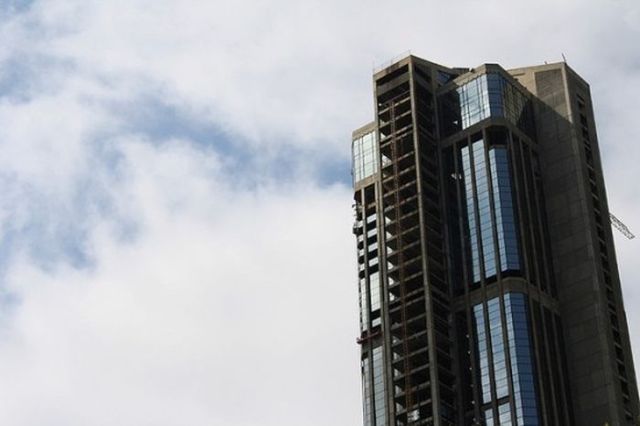 Abandoned Skyscraper Is Home to Thousands