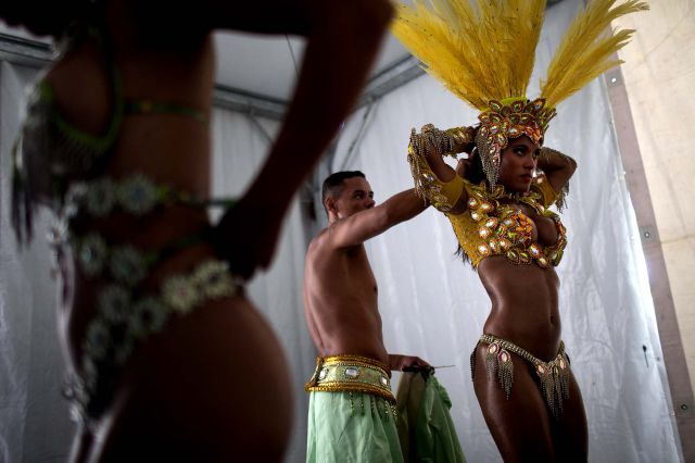 Crowds Go Wild on the Streets of Rio