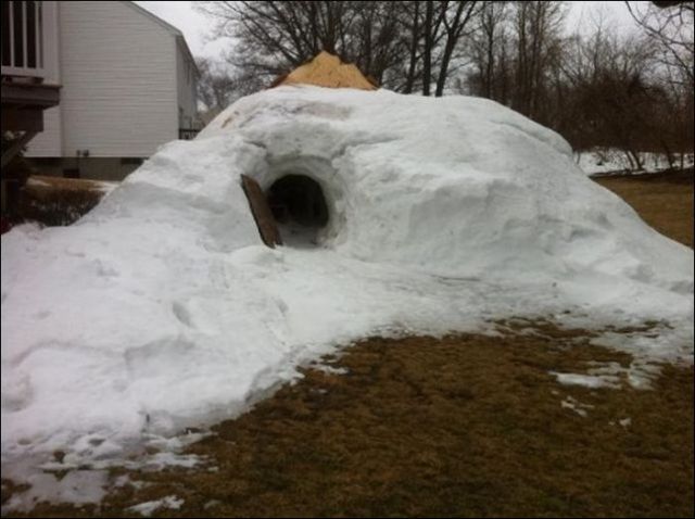 A Cool Home-Made Snow Cabin