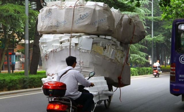 Chinese Drivers Give New Meaning to the Term “Abnormal Load”