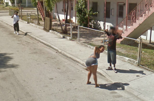 Amusing Things Caught On Google Street View 64 Pics